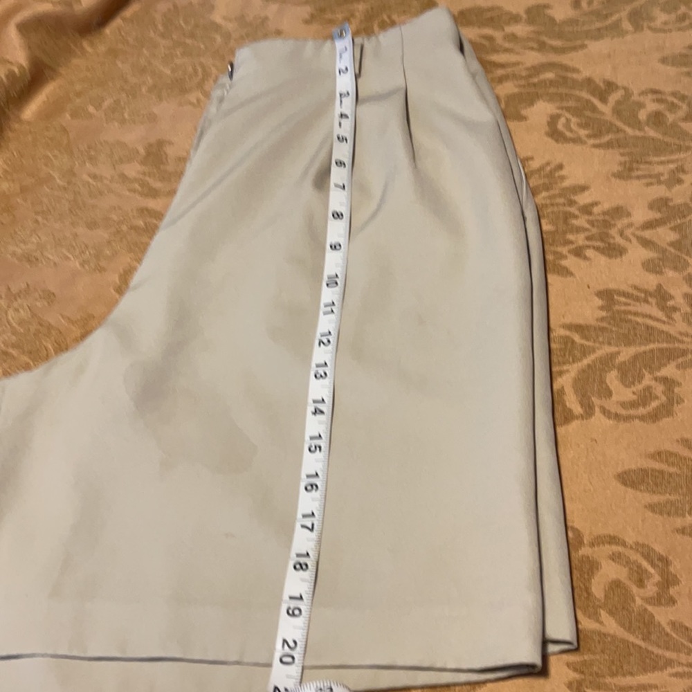 Used Bermuda size 12 - Picture 9 of 11